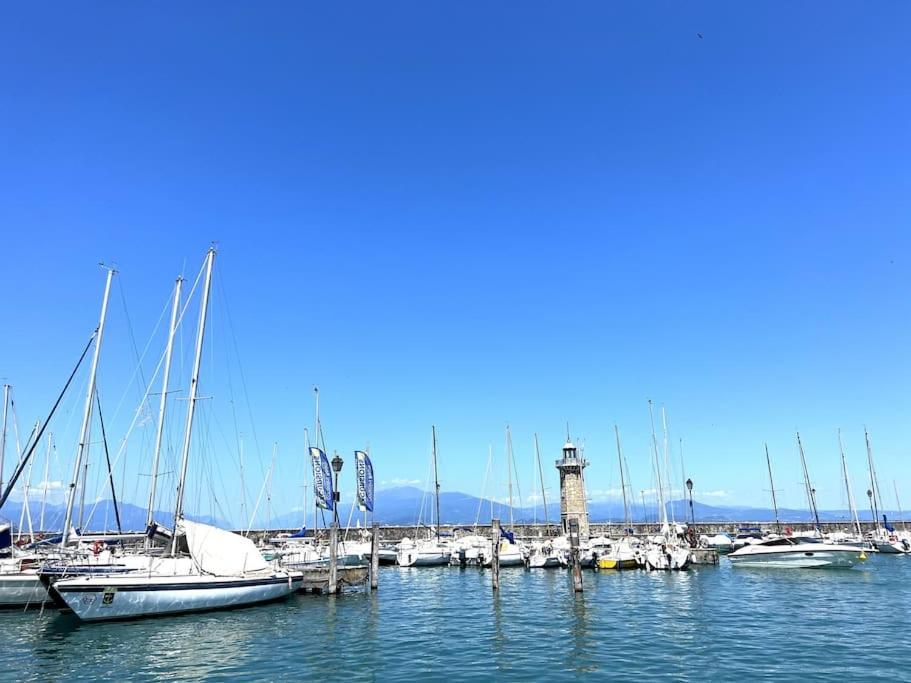 Appartement Attico In Piazza Matteotti à Desenzano del Garda Extérieur photo