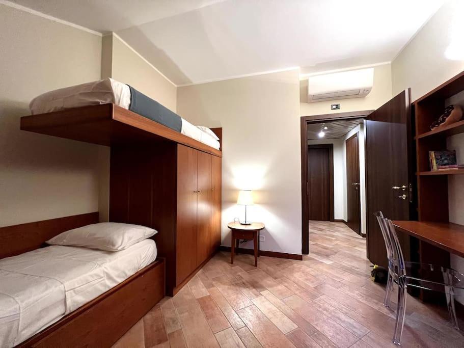 Appartement Attico In Piazza Matteotti à Desenzano del Garda Extérieur photo