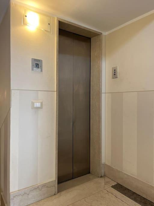 Appartement Attico In Piazza Matteotti à Desenzano del Garda Extérieur photo